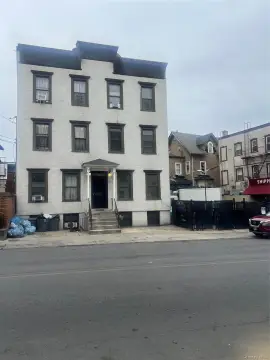 7-Unit Multifamily Building
