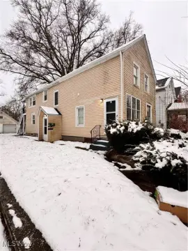 Updated Duplex Near Medical Center