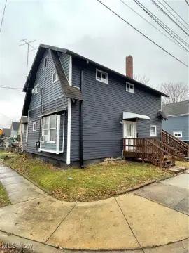 Akron Duplex Near University