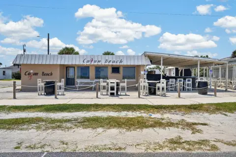 Oceanfront Bar & Pub Property