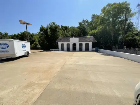 Commercial Building on Highway 110