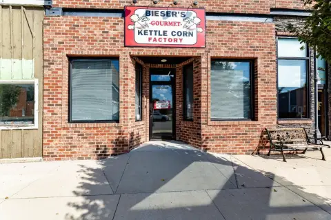 Retail Space in Morocco, IN