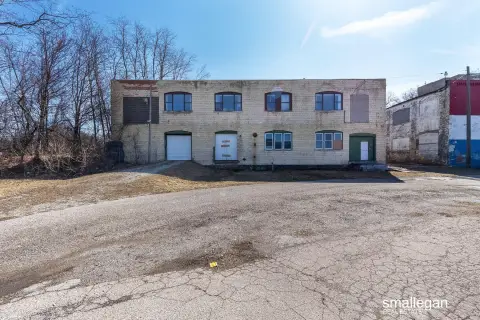 Muskegon Industrial Building on 1.86 Acres