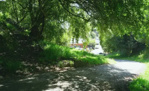 Buildable Residential Lot in Oakland