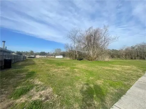 Residential Lot in Violet, LA