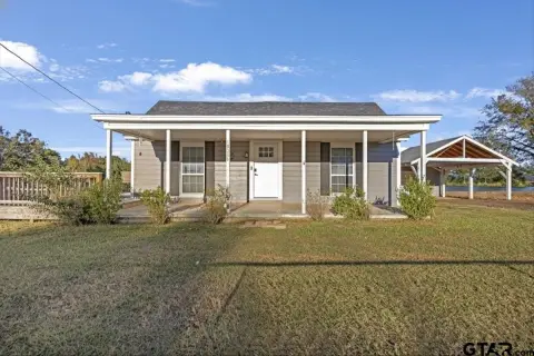 Versatile Property on Highway 69