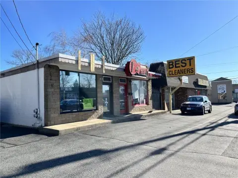 Freestanding Retail Building on Warwick Avenue