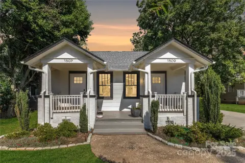 Updated Duplex in Prime Location