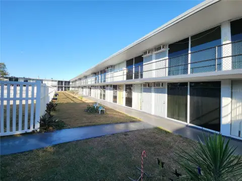 8-Unit Apartment Building