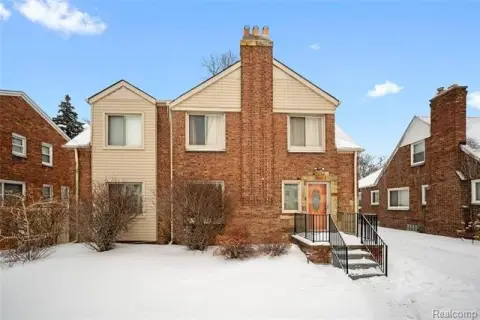 Detroit Duplex with Fireplaces