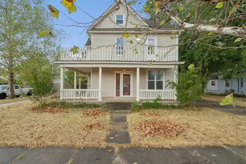 Renovated Duplex with Expansion Capacity