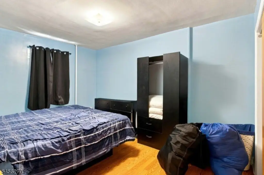 Picture 11