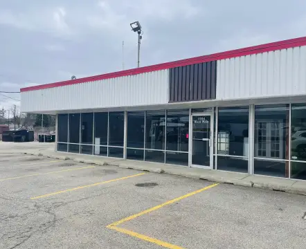 Retail Space in Lowell, MI