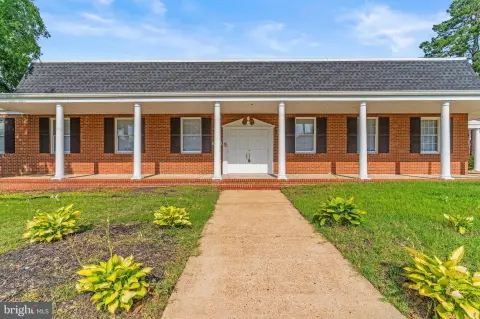 Versatile Commercial Building in Richmond, VA