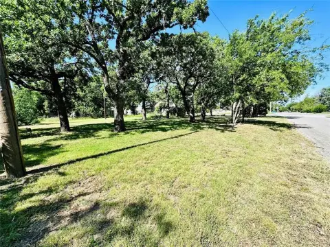 Cross Plains Improved Land Lot
