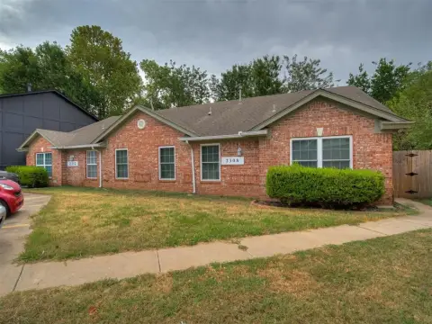 Updated Duplex with Fenced Yards
