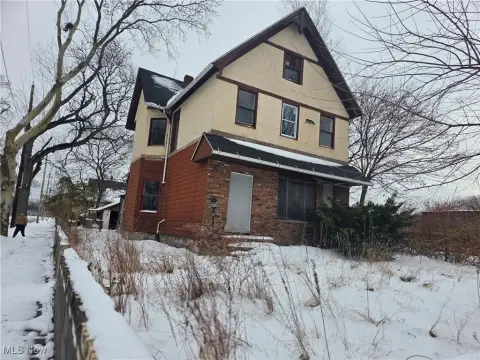 Spacious Cleveland Multifamily Investment Opportunity