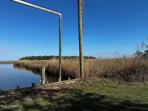 Waterfront Land on Pascagoula River