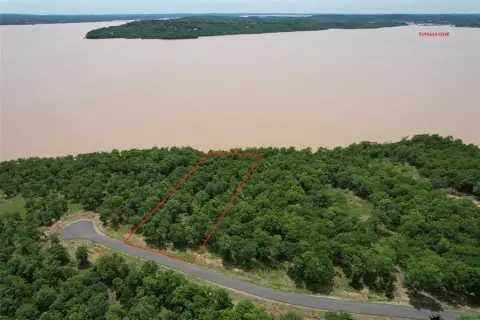 Lakefront Lot in Patriot Pointe