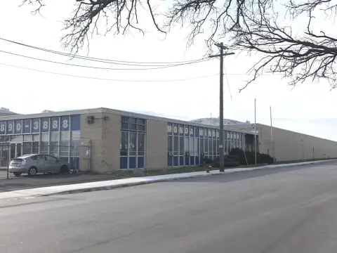 Chicago Warehouse/Retail Space For Rent