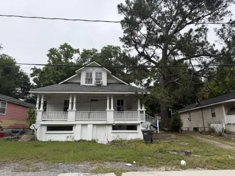 Historic Quadplex with Vacant Units