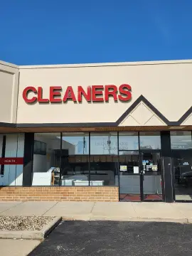 Island Lake Retail Space Available