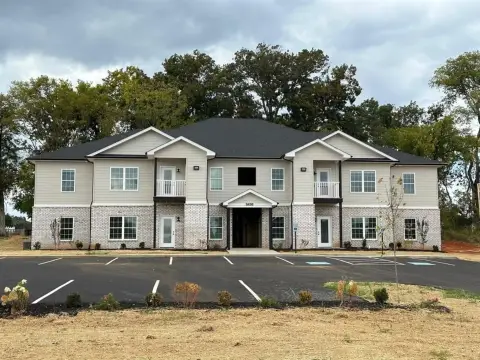 New 8-Plex in Bowling Green