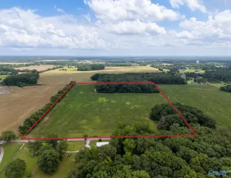 30 Acres Land in Athens