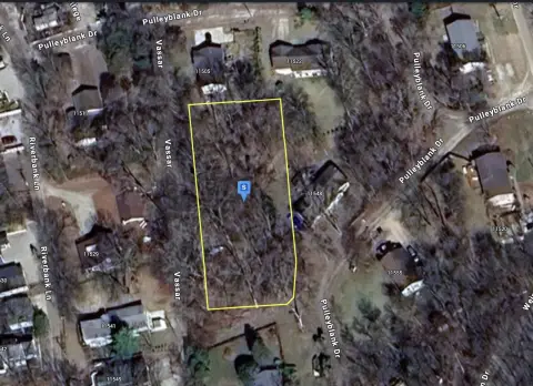 Vacant Lot Near Chain Lakes