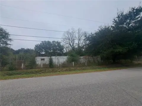 Spacious Commercial Lot in Mobile