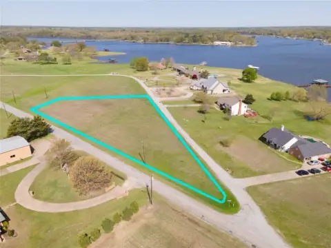 Bonham, TX Acreage with Lake View