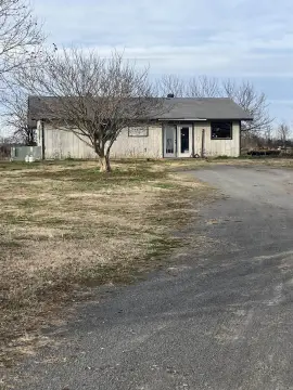 Greers Ferry Pastureland with Amenities