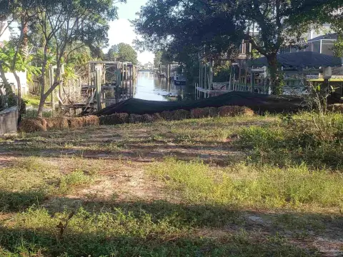 Canal-Front Lot in Gulf Breeze
