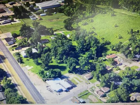 16 Acres in High-Traffic Area