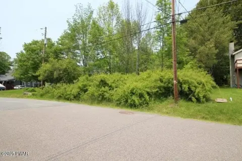 Land in Lake Ariel, PA