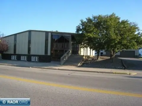 Aurora, MN Commercial Building