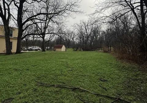 Level Commercial Land