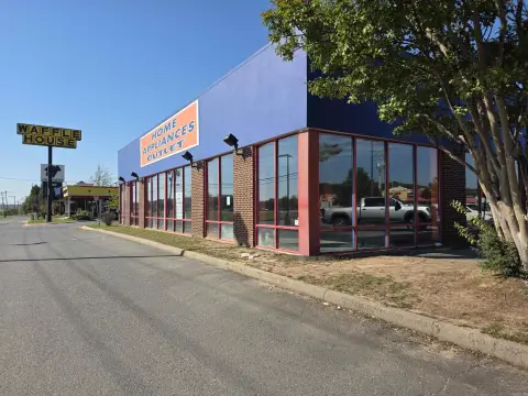 Freestanding Retail Building