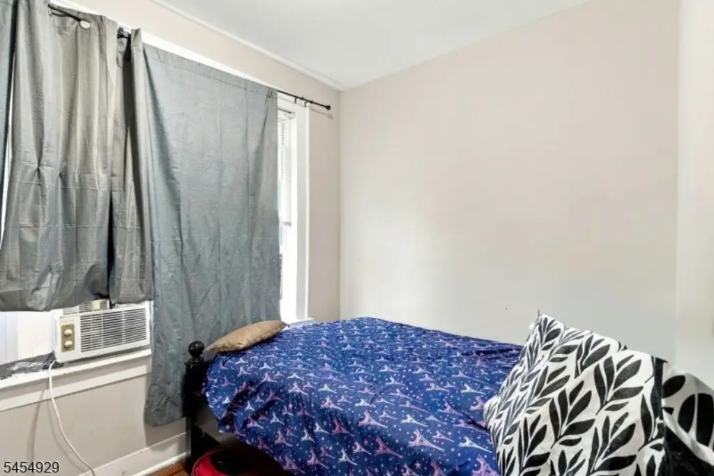 Picture 11