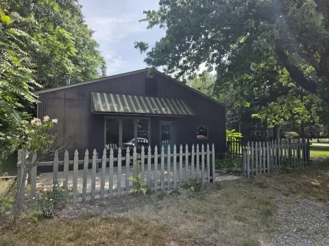 Zoned Commercial Work Studio