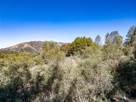 Expansive Ahwahnee Land Parcel