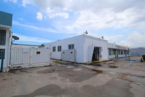 Hialeah Warehouse on Main Road