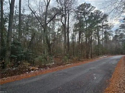 Gloucester Land in Fox Mill