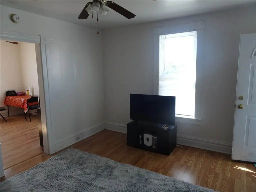 Picture 10