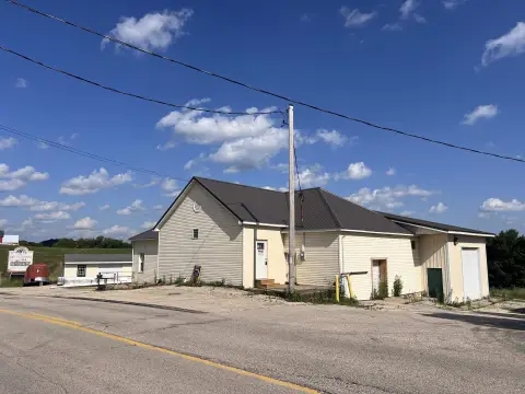 Versatile Commercial Building with Loading Dock