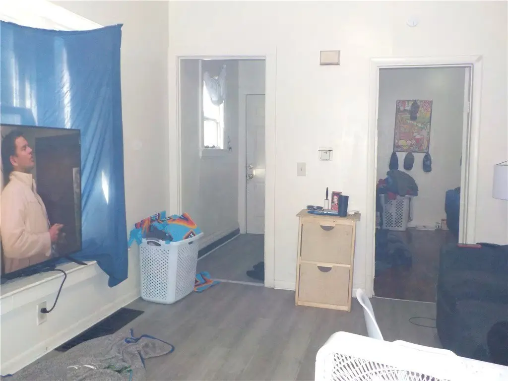 Picture 4