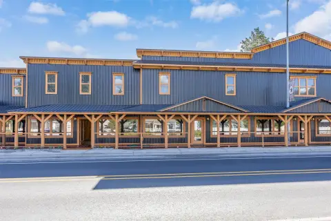 Storefront with Expansion Potential