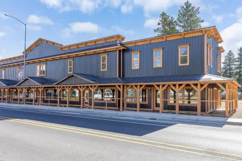 Multi-Entry Storefront Property