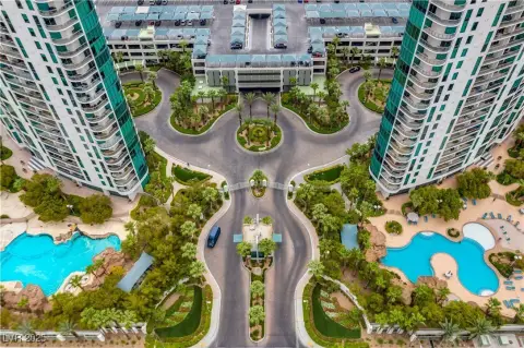 Luxury High-Rise Living Near Strip