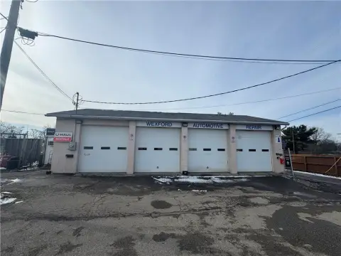Turn-Key Auto Garage For Lease